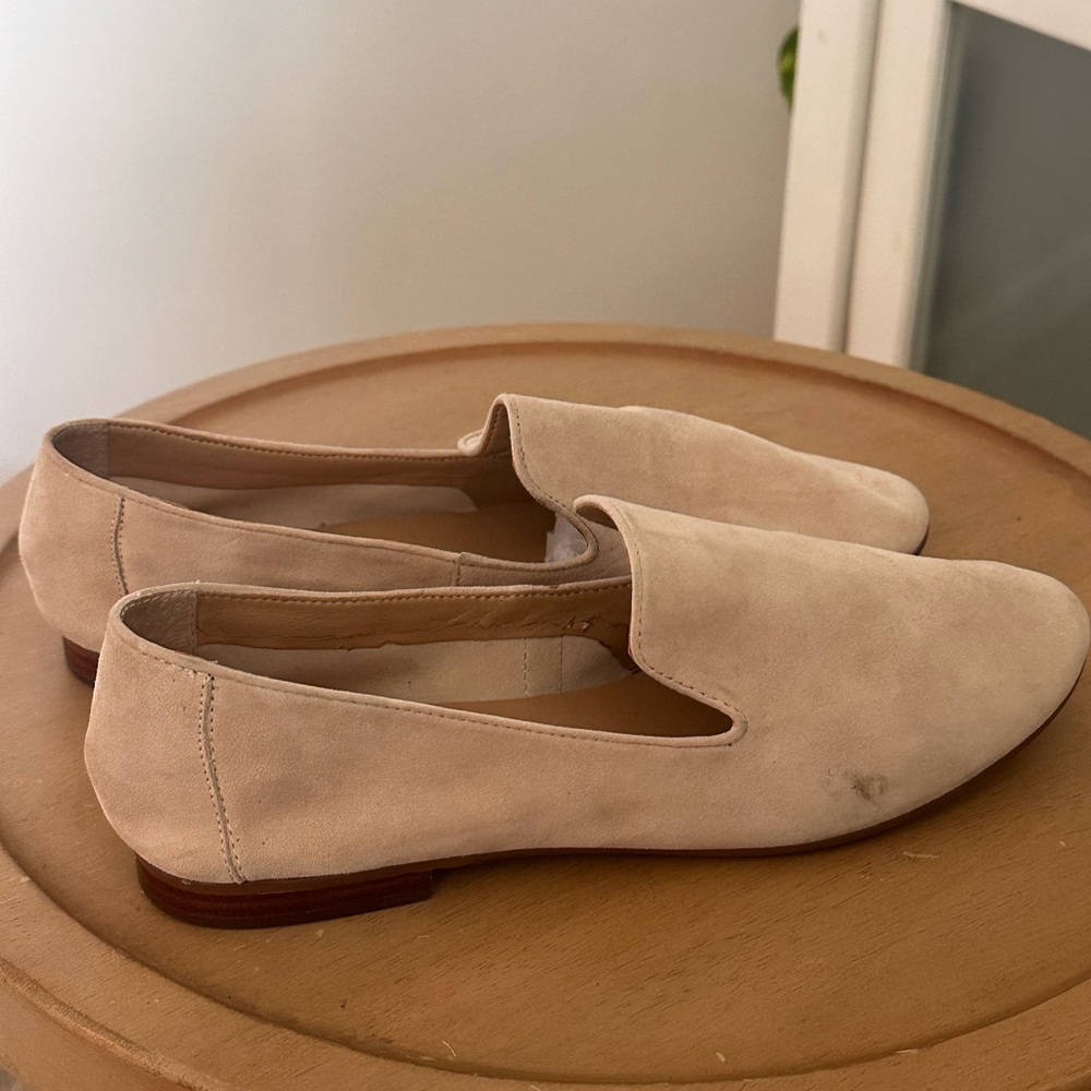 Banana Republic Cream Flats